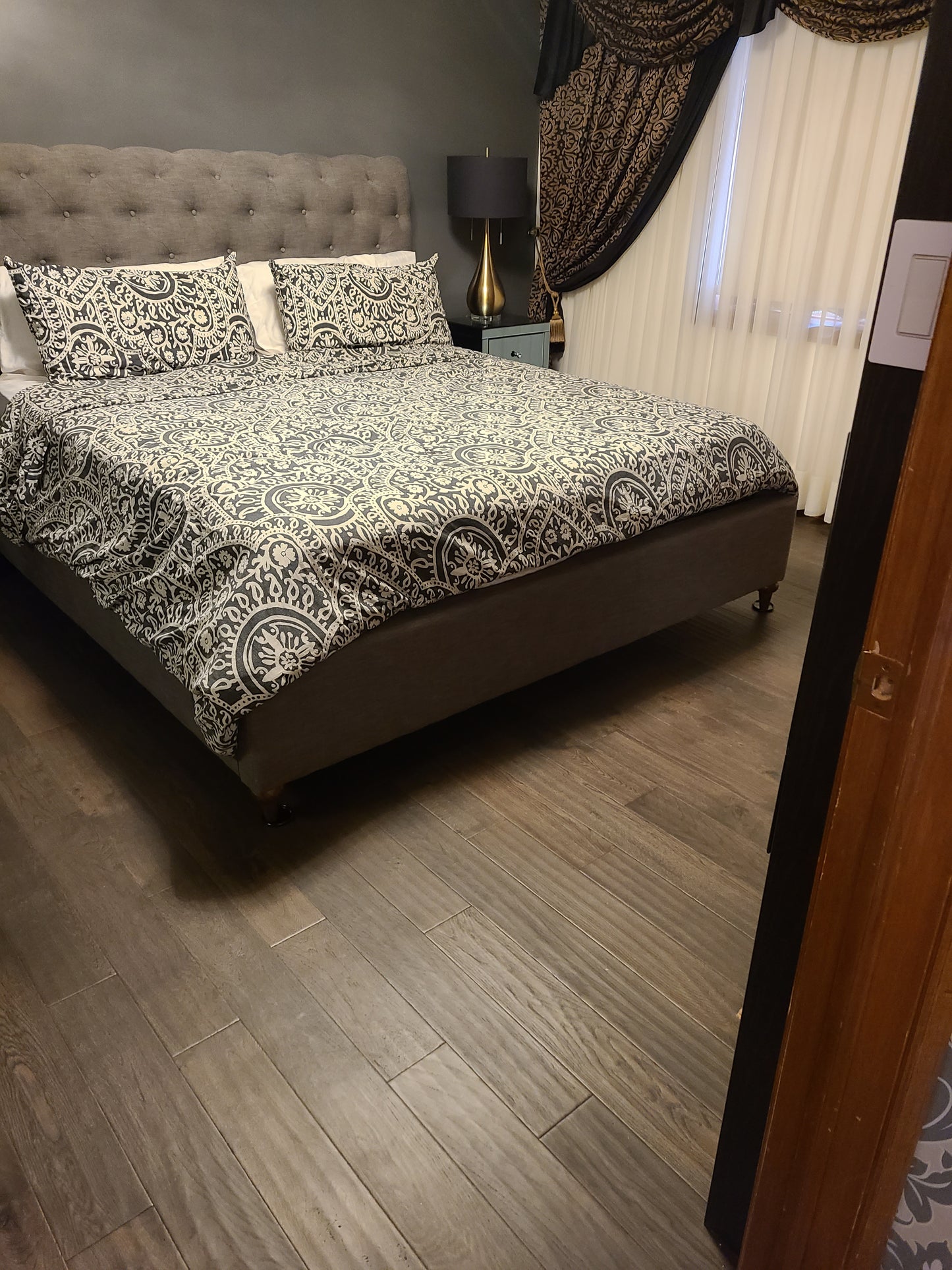In-Stock Vinyl Plank Flooring
